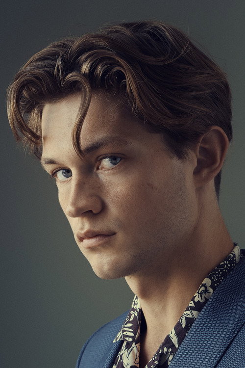 Damian Hardung portrait