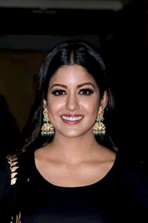 Ishita Dutta portrait