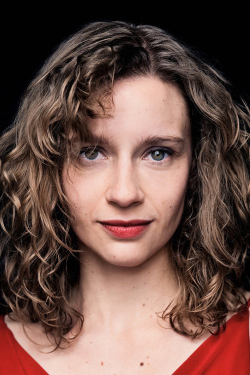 Luise Hart portrait