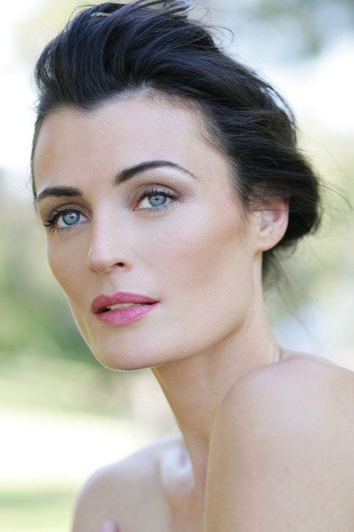Lyne Renee portrait