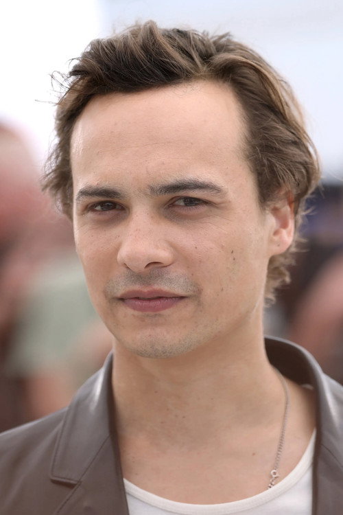 Frank Dillane portrait